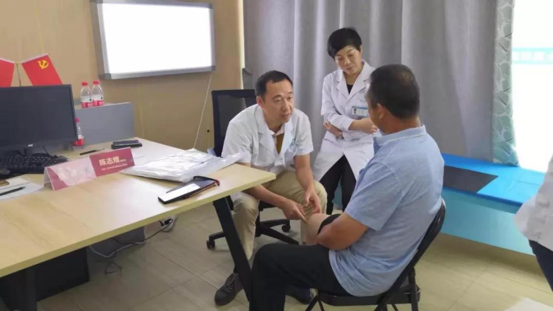 我院举办京广豫三甲医院专家痛风、类风湿疑难病例学术交流会议 我院举办京广豫三甲医院专家痛风、类风湿疑难病例学术交流会议