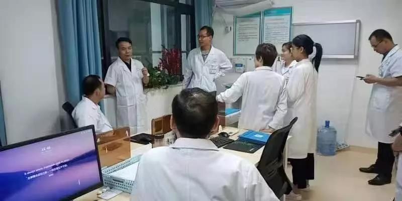 我院举办京广豫三甲医院专家痛风、类风湿疑难病例学术交流会议 我院举办京广豫三甲医院专家痛风、类风湿疑难病例学术交流会议