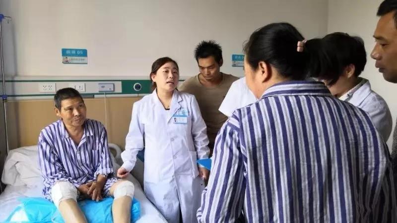 我院举办京广豫三甲医院专家痛风、类风湿疑难病例学术交流会议 我院举办京广豫三甲医院专家痛风、类风湿疑难病例学术交流会议